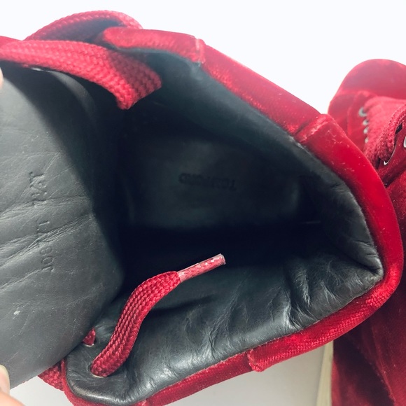 Shoes - Picture 4 of 6